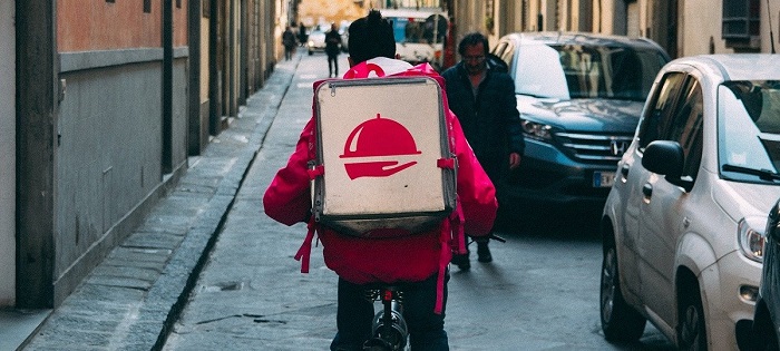ilustração entregador de pizza